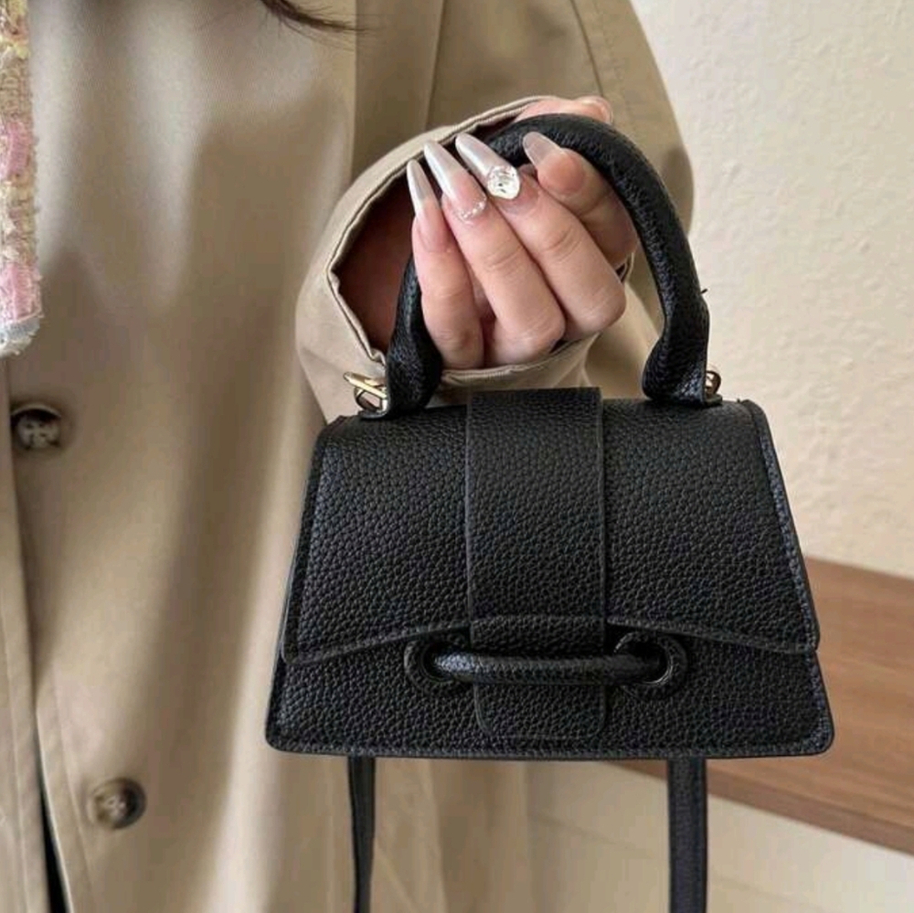 🆕️Nior Black Mini Handbag✨️